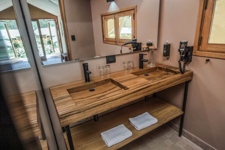 las-qolqas-family-tent-bathroom