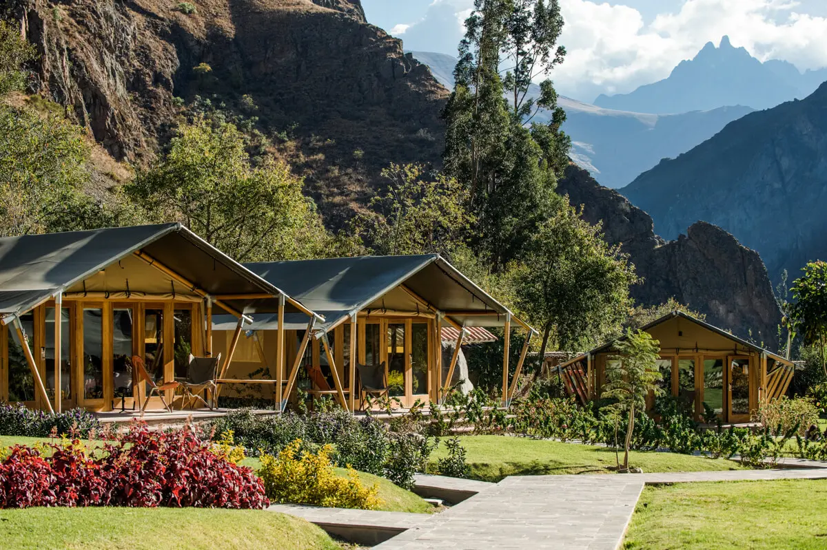 Jardín con tiendas en Las Qolqas Eco-Lodge